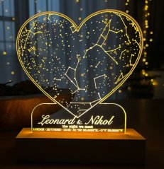 Gravírovaná LED hvězdná mapa srdce
