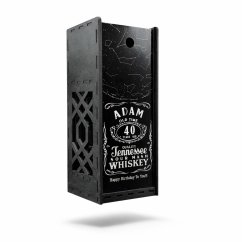 Gravírované darčekové balenie na fľašu Jack Daniel’s 1 l – meno, vek, text a hviezdna mapa – personalizovaný drevený obal