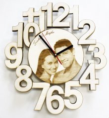 Dřevěné hodiny s gravírováním fotografií 40x35 cm