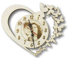 Dřevěné hodiny s motivem motýlů