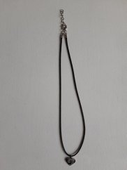 Gravírované srdiečko na šnúrke 15x15 mm