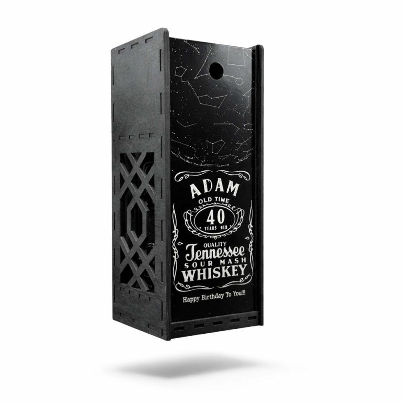 Gravírované darčekové balenie na fľašu Jack Daniel’s 1 l – meno, vek, text a hviezdna mapa – personalizovaný drevený obal