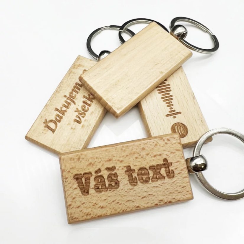 DŘEVĚNÁ KLÍČENKA S GRAVÍROVÁNÍM
