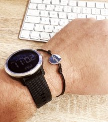 Strieborný kruh na šnúrke