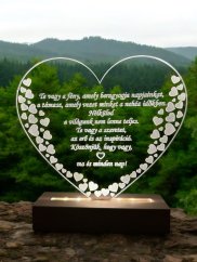 Személyre szabott LED lámpa szív alakban gravírozással – egyedi ajándék szeretet és hála kifejezésére