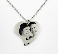 PRÍVESOK S GRAVÍROVANÍM FOTOGRAFIE - SRDIEČKO TVAROVANÉ