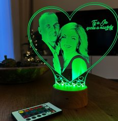 Gravírovaná LED lampa srdíčko