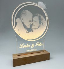 Gravirovaná fotografie s led podsvícením prstýnek