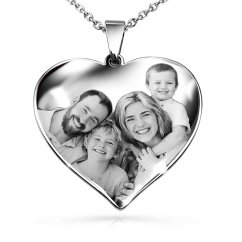 Gravírovaný prívesok s fotografiou a textom – šperk v tvare srdca, ktorý nesie spomienku