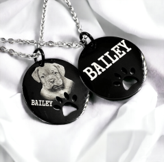 PRÍVESOK S GRAVÍROVANÍM FOTOGRAFIE - KRUH S LABKOU