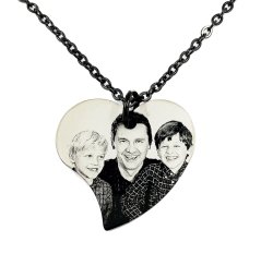 PRÍVESOK S GRAVÍROVANÍM FOTOGRAFIE - SRDIEČKO TVAROVANÉ BLACK