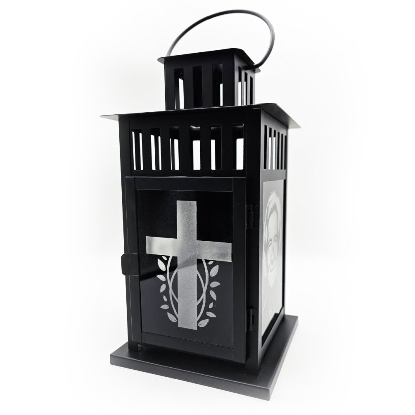 Lampáš s gravírovanou fotografiou a textom A